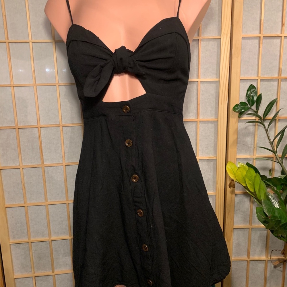 Black keyhole mini dress
